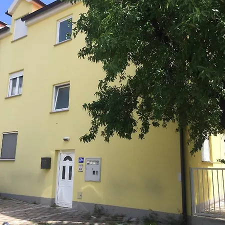 Apartment Ema