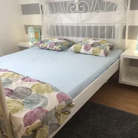 Ema Apartment